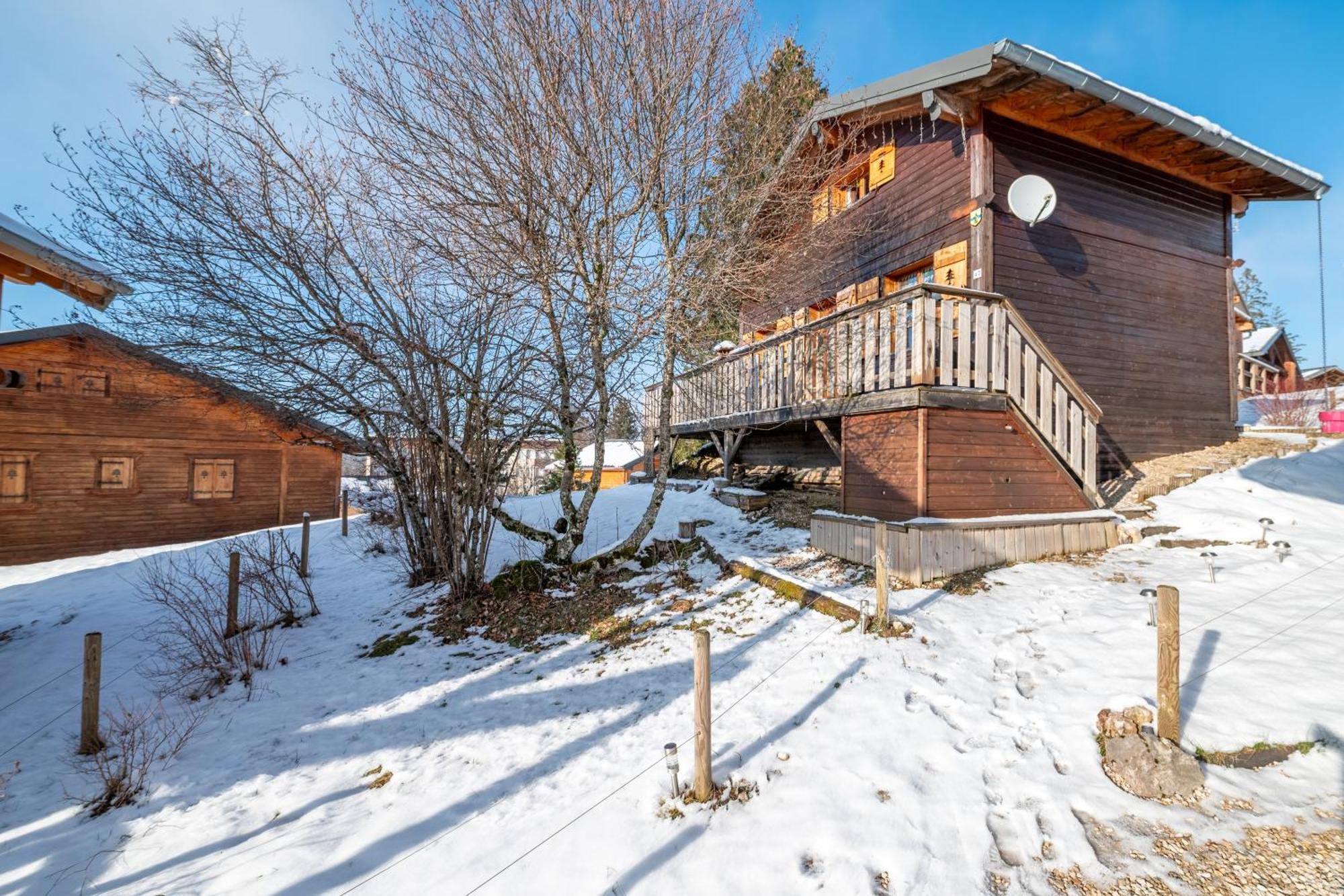 Chalet L'Embellie - Chalet Avec Piscine Partagee Saint-Laurent-en-Grandvaux Zewnętrze zdjęcie