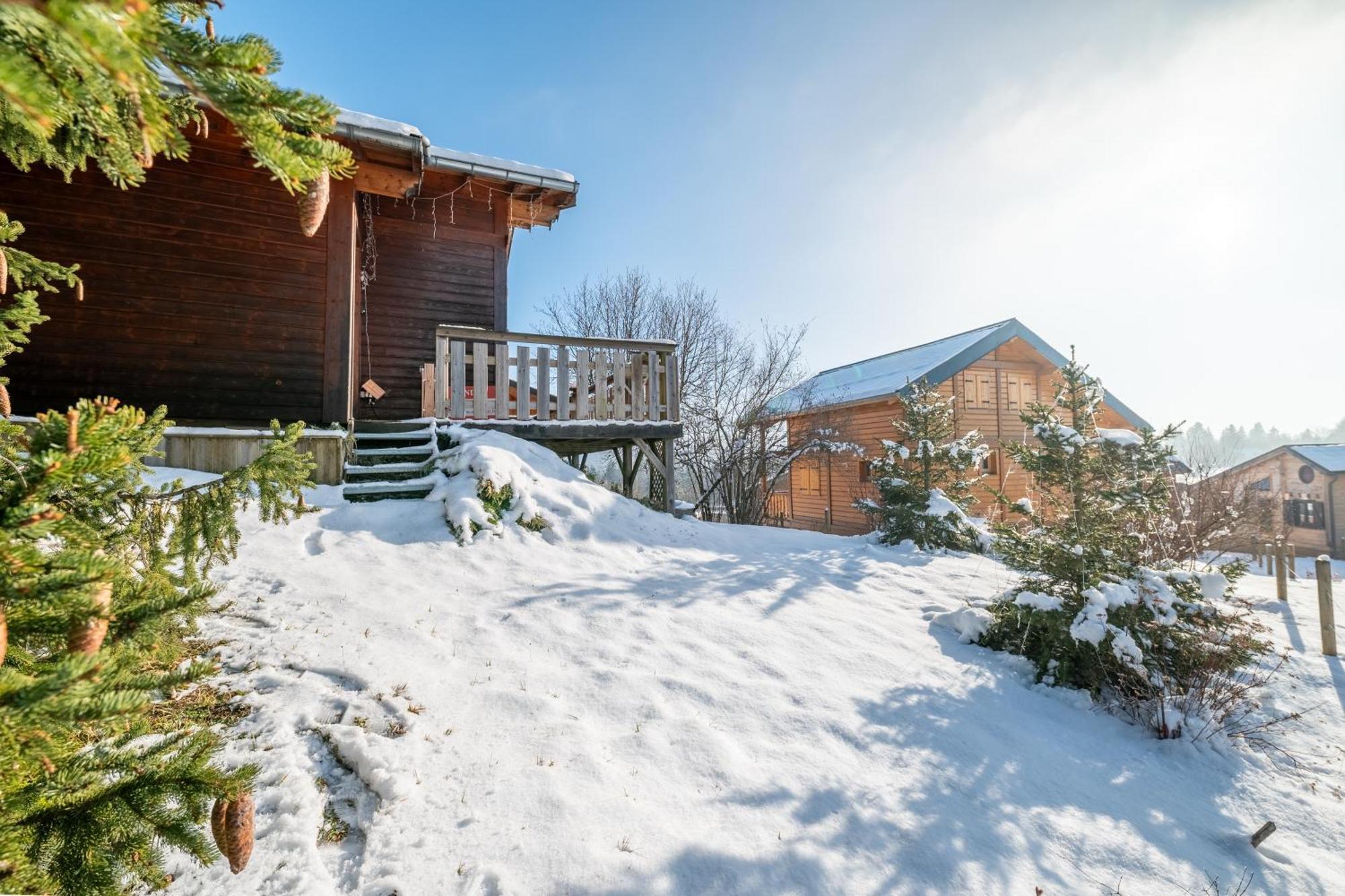 Chalet L'Embellie - Chalet Avec Piscine Partagee Saint-Laurent-en-Grandvaux Zewnętrze zdjęcie