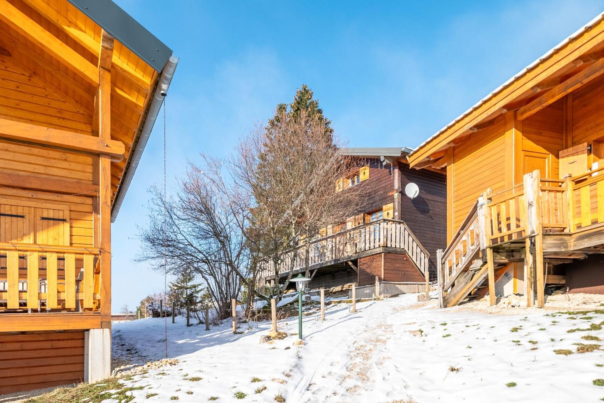 Chalet L'Embellie - Chalet Avec Piscine Partagee Saint-Laurent-en-Grandvaux Zewnętrze zdjęcie